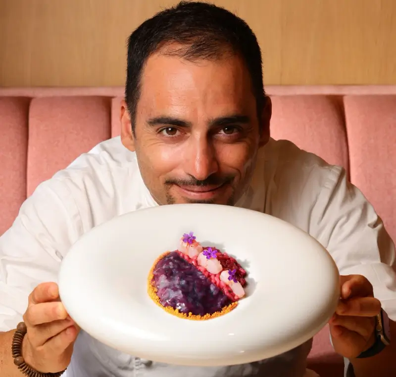 Fotografía cocinero/chef Miguel N. profesional en Mallorca, España, del restaurante Es Fum, con 1 estrella michelín.